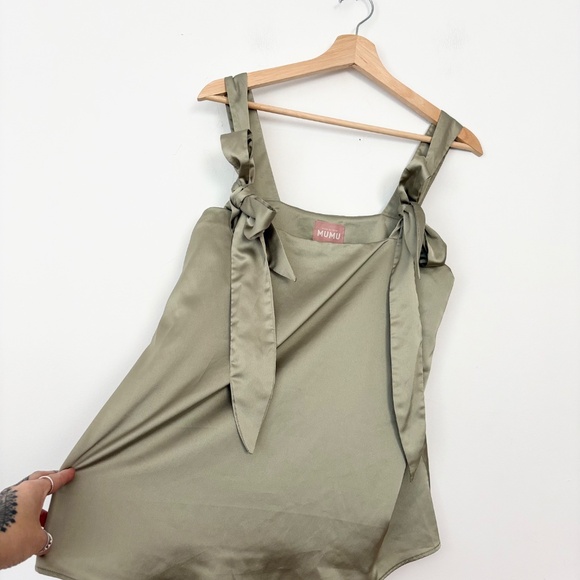 Show me your mumu make up tank - Picture 3 of 7